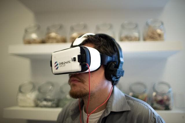 Virtual Reality Therapy Photo Credit: by Knight Center for Journalism in the Americas, University of Texas at Austin
